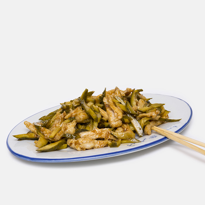 Цена 5.40 лв. за Кисели краставички с люто пиле  в категория Салати от Ресторант Класико в София